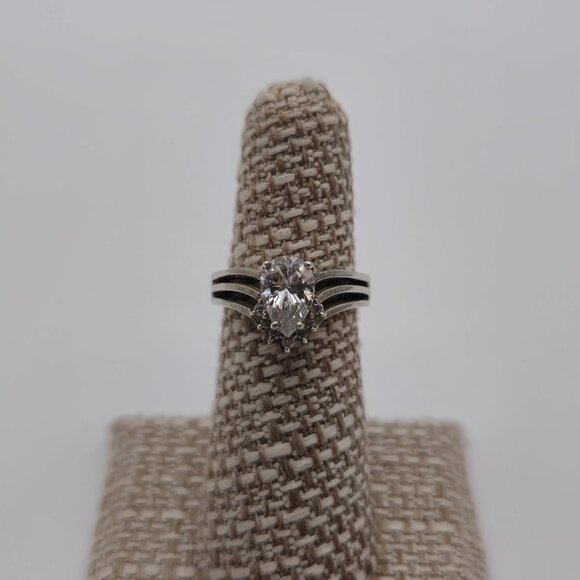 Size 6 Sterling Silver Tarnished Pear Cubic Zirconia Ring A1868 - Picture 1 of 9